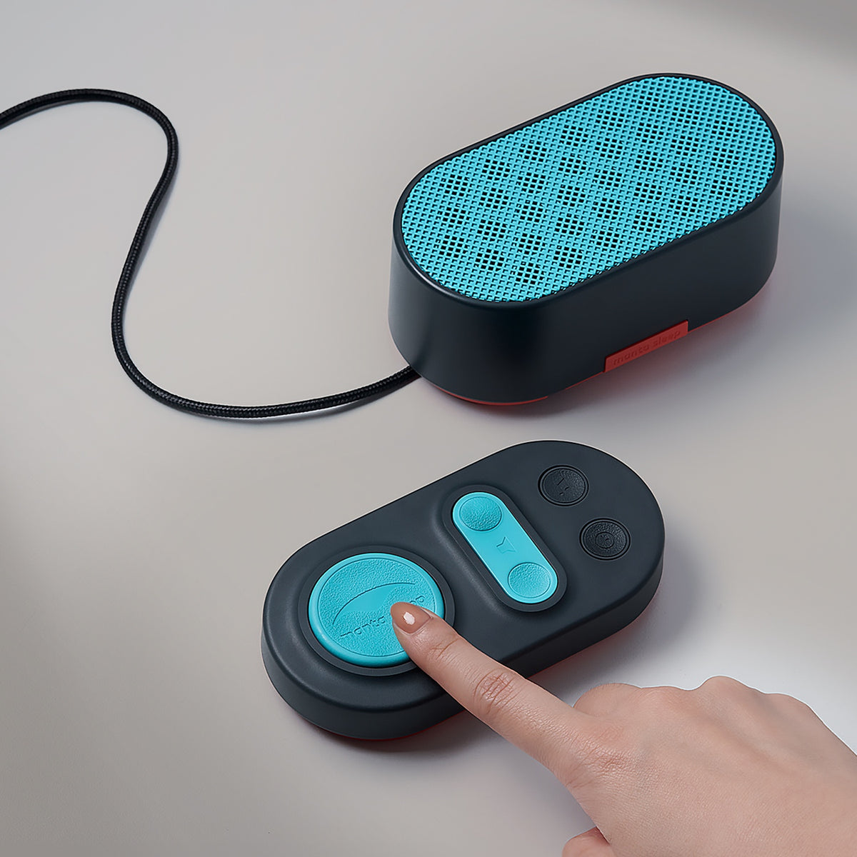 <strong>No pairing, voice commands or apps required</strong>